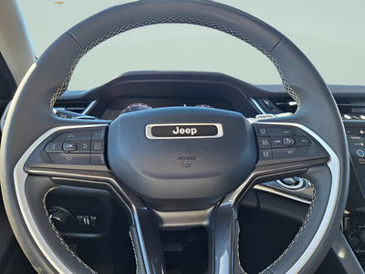 2023 Jeep Grand Cherokee Laredo