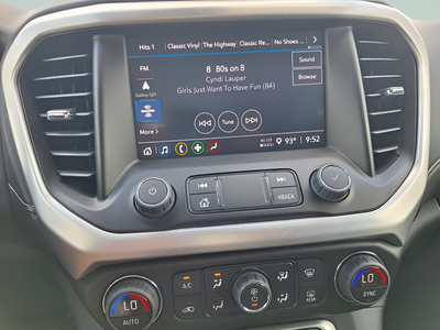 2023 GMC Acadia SLE