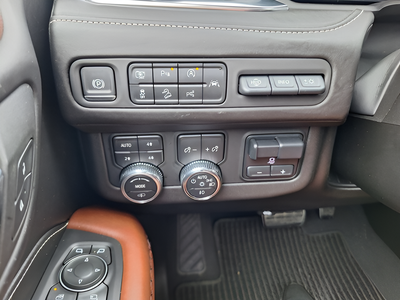 2023 GMC Yukon XL Denali Ultimate