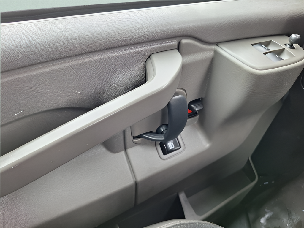 2024 GMC Savana Cargo 2500 Base