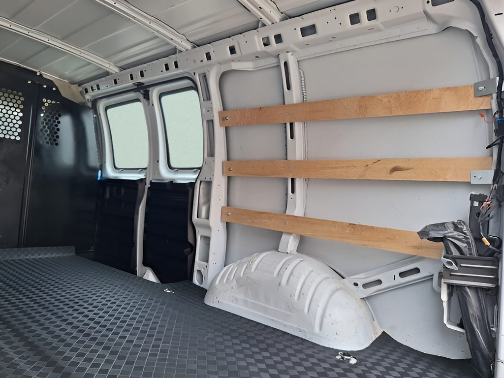 2024 GMC Savana Cargo 2500 Base