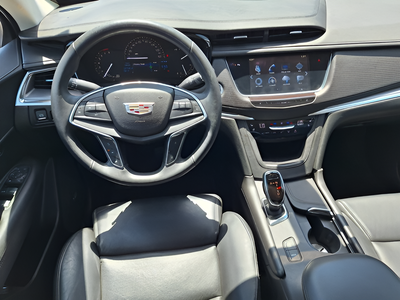 2017 Cadillac XT5 Premium Luxury FWD