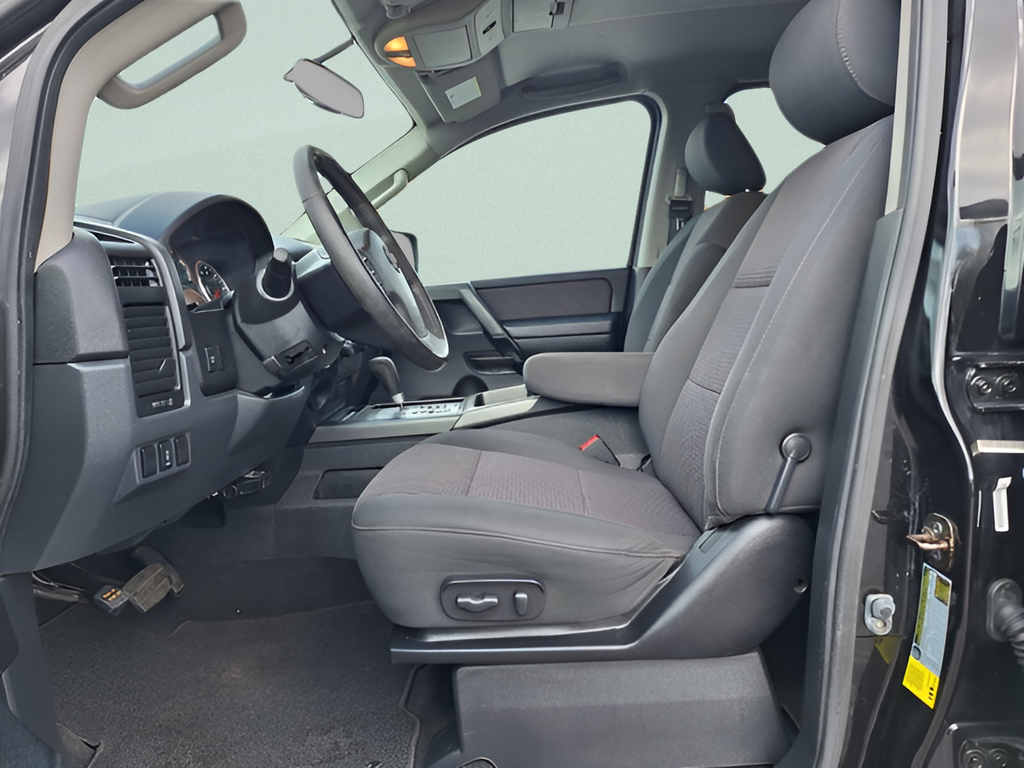 2012 Nissan Titan SV