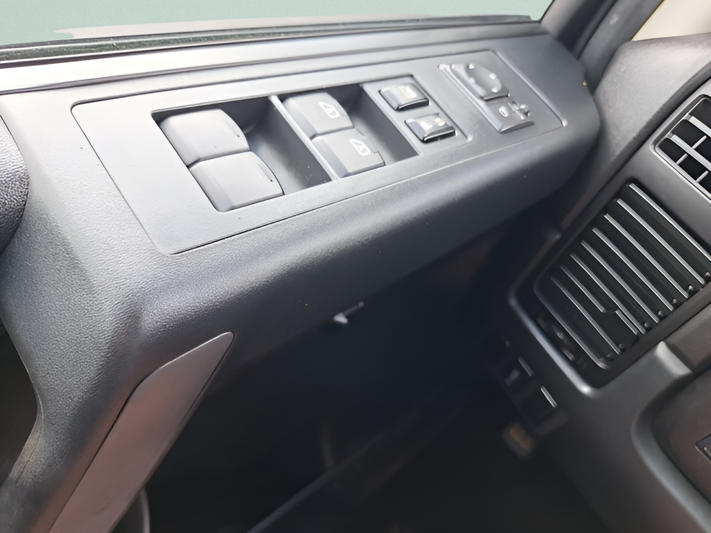 2012 Nissan Titan SV