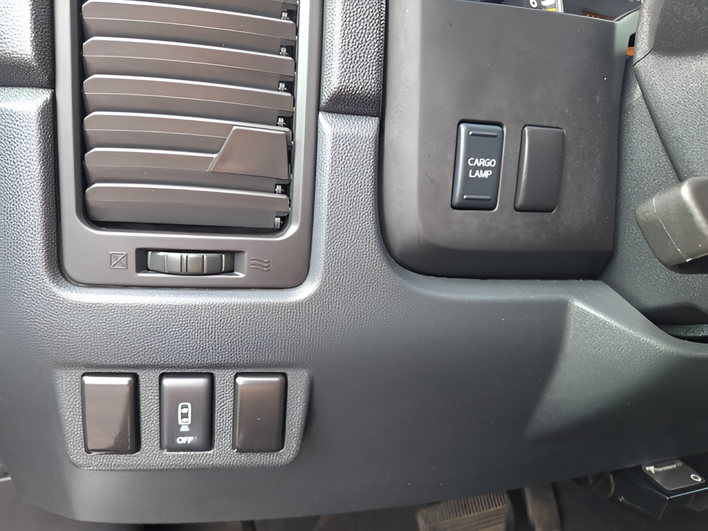 2012 Nissan Titan SV