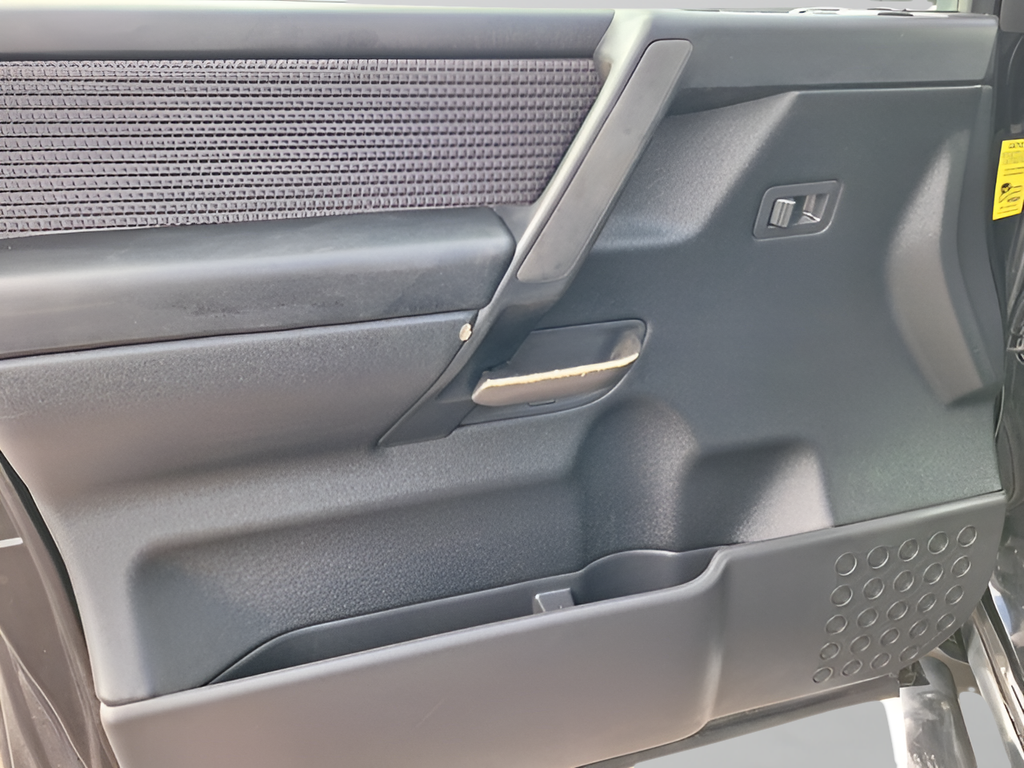 2012 Nissan Titan SV