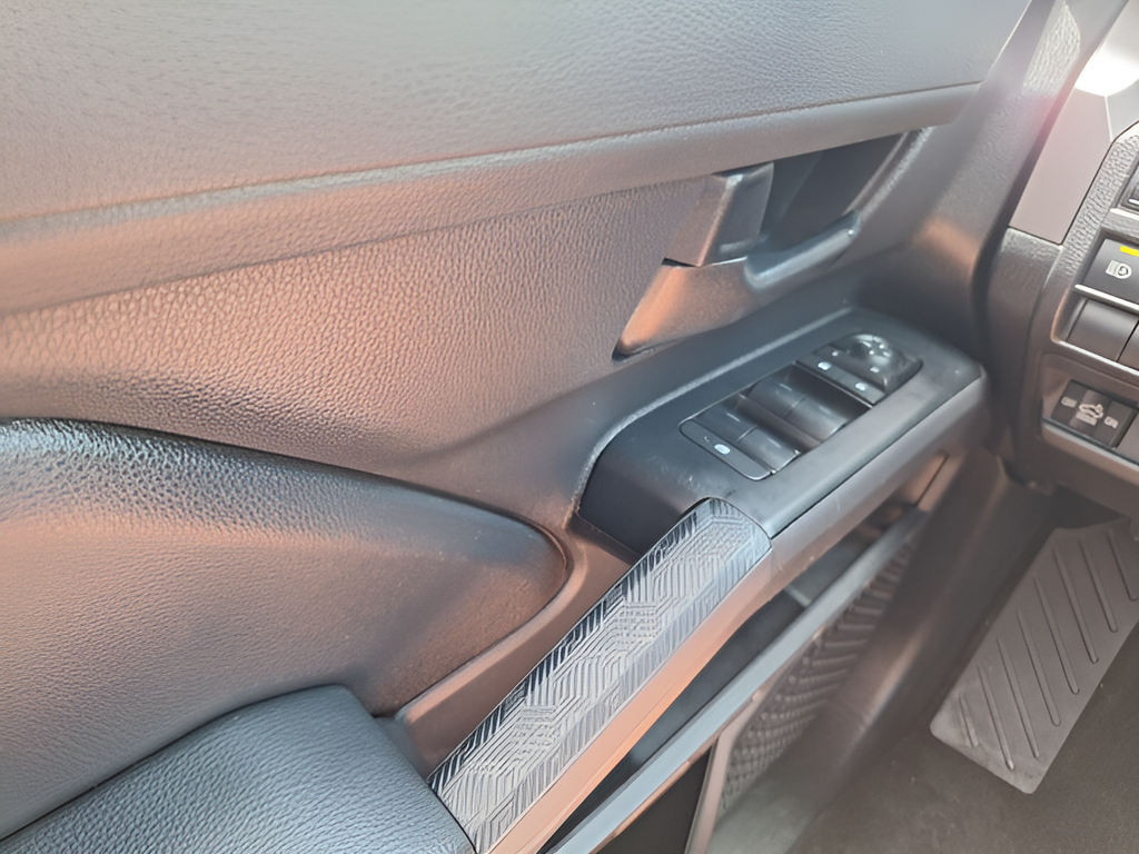 2025 Toyota Tacoma SR5 - Photo 14