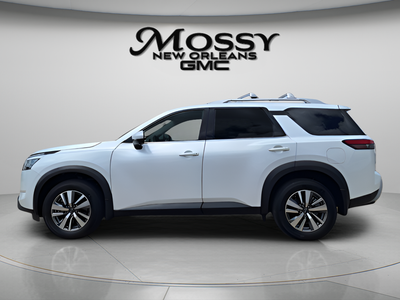 2025 Nissan Pathfinder SL