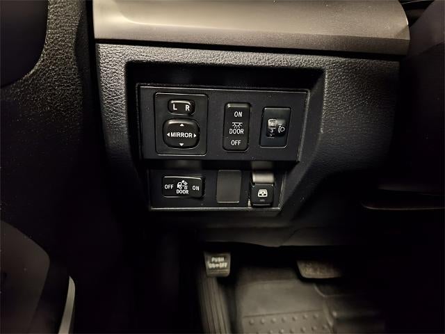 2017 Toyota Tundra 4WD SR5