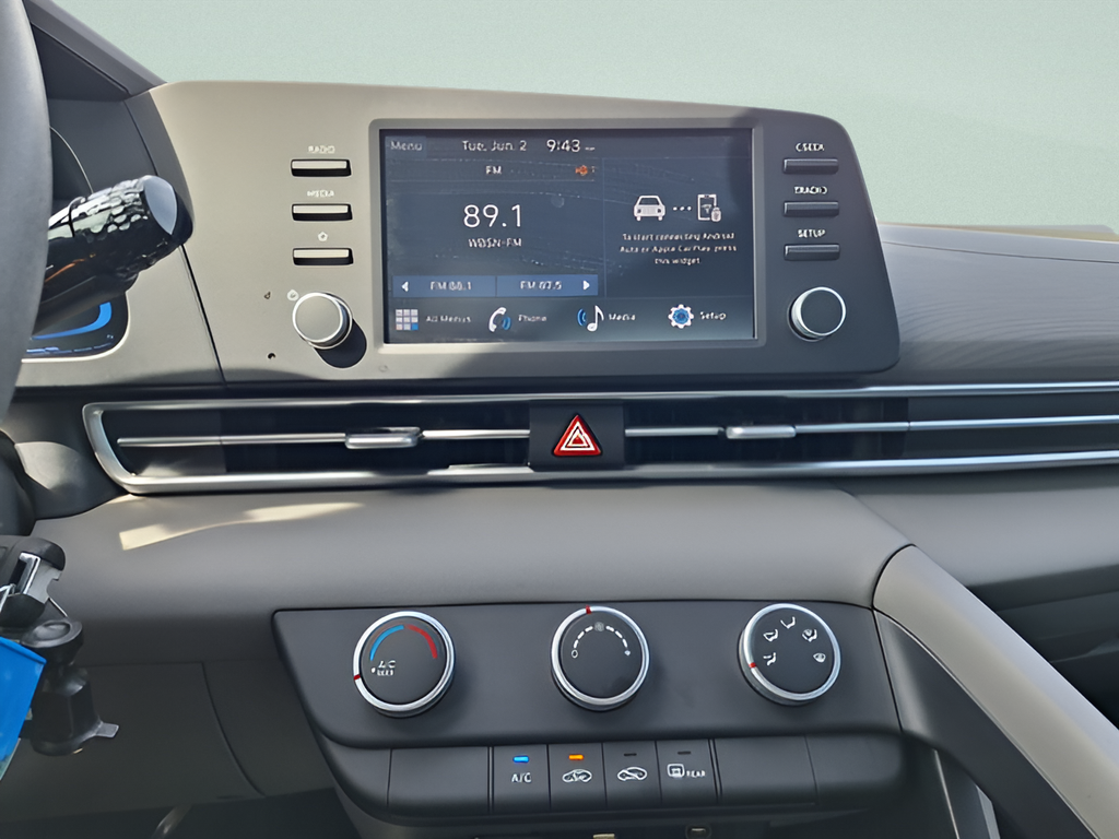 2025 Hyundai Elantra SE