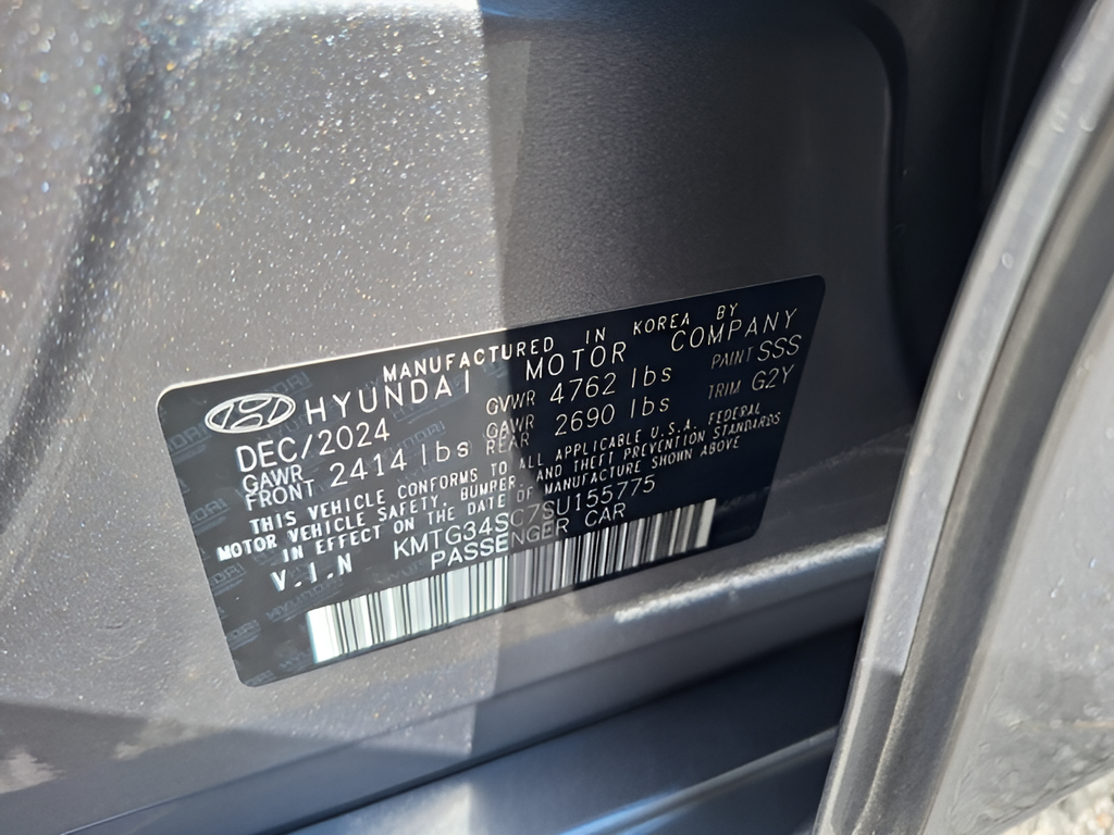 2025 Genesis G70 2.5T