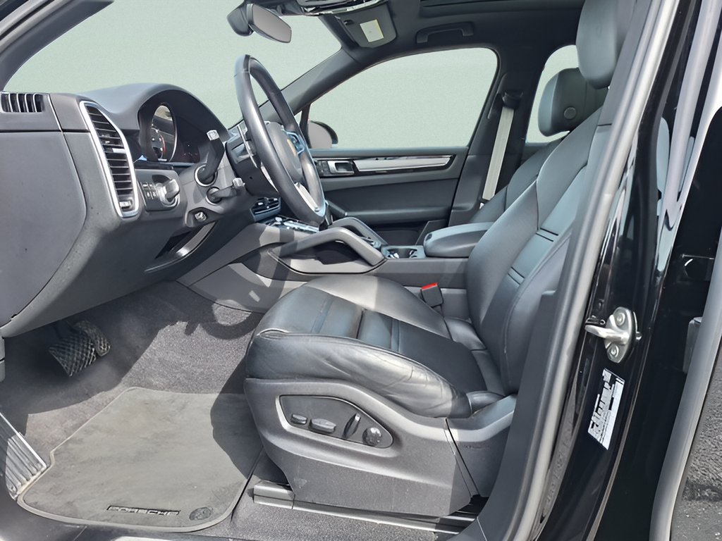 2023 Porsche Cayenne Base