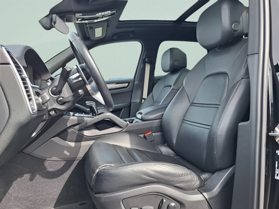 2023 Porsche Cayenne Base