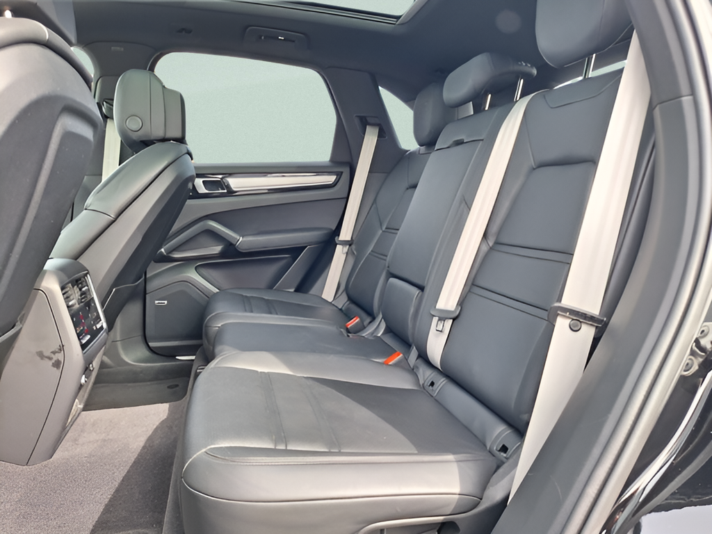 2023 Porsche Cayenne Base