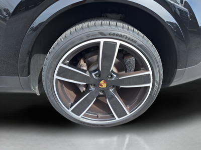 2023 Porsche Cayenne Base