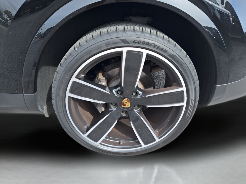 2023 Porsche Cayenne Base