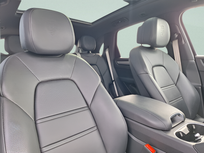 2023 Porsche Cayenne Base