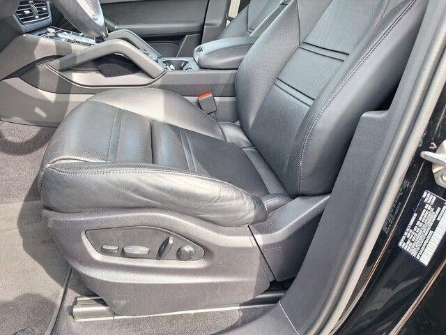 2023 Porsche Cayenne Base
