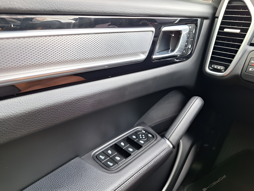 2023 Porsche Cayenne S