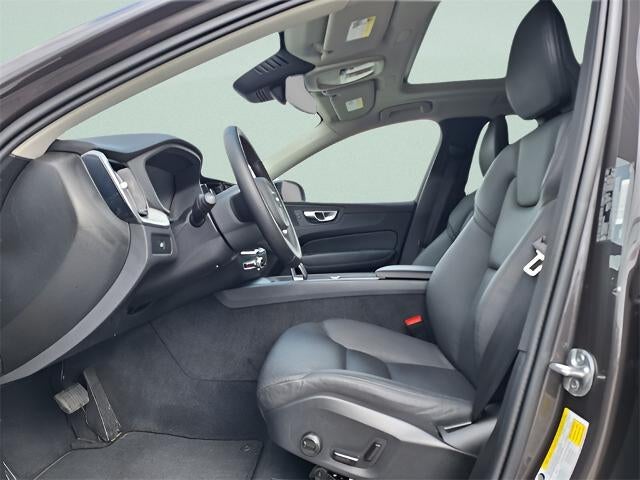 2025 Volvo XC60 Plus