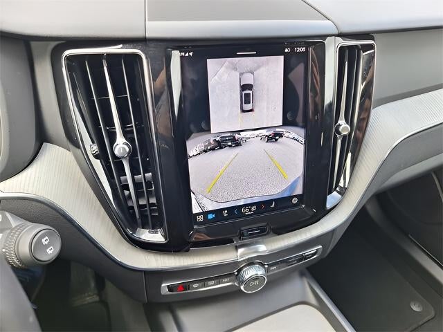 2025 Volvo XC60 Plus