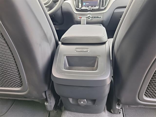 2025 Volvo XC60 Plus