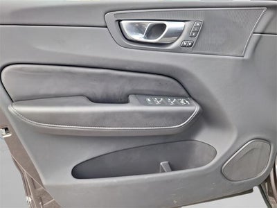 2025 Volvo XC60 Plus