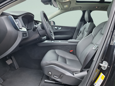 2025 Volvo XC60 Plus