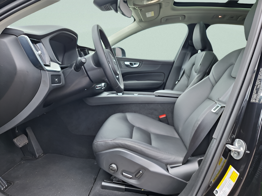 2025 Volvo XC60 Plus