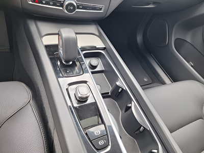 2025 Volvo XC60 Plus