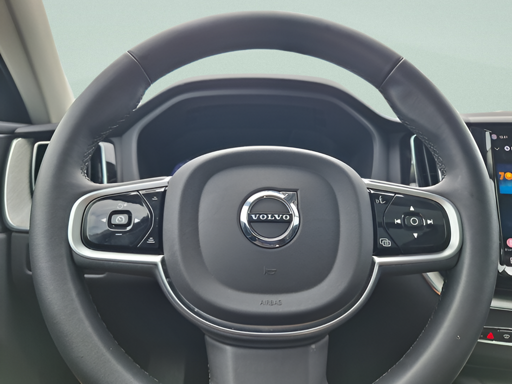 2025 Volvo XC60 Plus