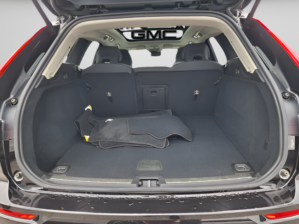 2025 Volvo XC60 Plus