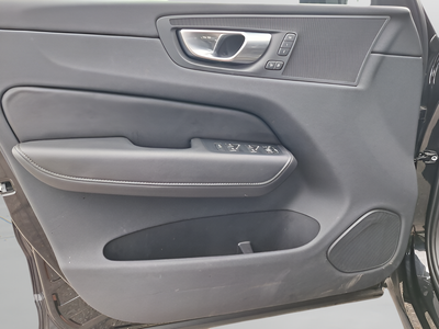 2025 Volvo XC60 Plus